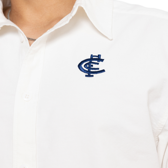 Close-up of the pocket embroidery on the Mens Carlton Embroidered Shirt.