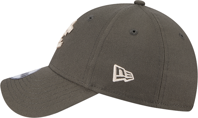 Left side view of the 2025 Carlton New Era Dusty Charcoal 9Forty Kids cap.