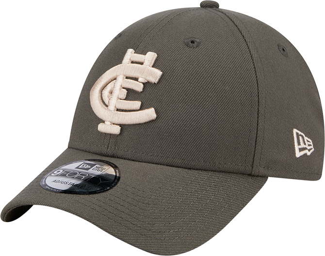 Three-quarter view of the 2025 Carlton New Era Dusty Charcoal 9Forty cap (Adult).