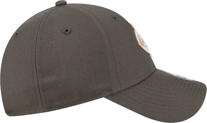 Right side view of the 2025 Carlton New Era Dusty Charcoal 9Forty cap (Adult).