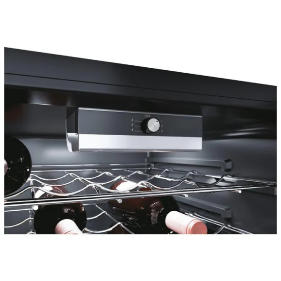 Candy DiVino CWC 021 M/N Cantinetta vino 21 bottiglie classe G  6 ripiani in acciaio +1 wine rack luce led nero 400x550x700