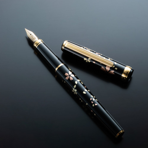Modern Maki-e Cherry Blossom Fountain Pen