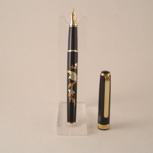 Modern Maki-e Bush Warbler Fountain Pen