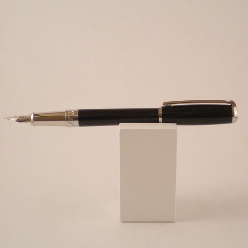 S. T. Dupont Elysée Fountain Pen