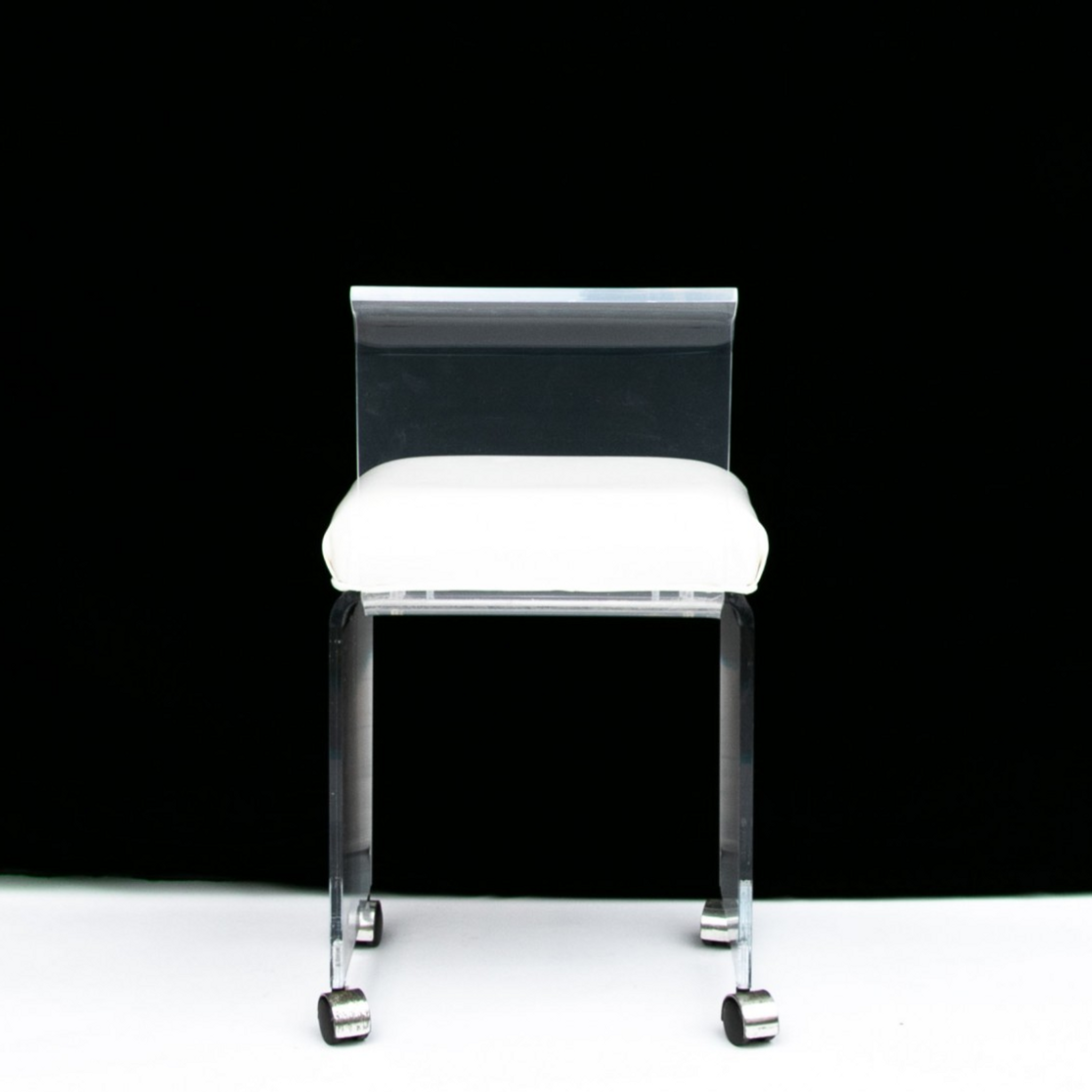 Low Back Make Up Chair 