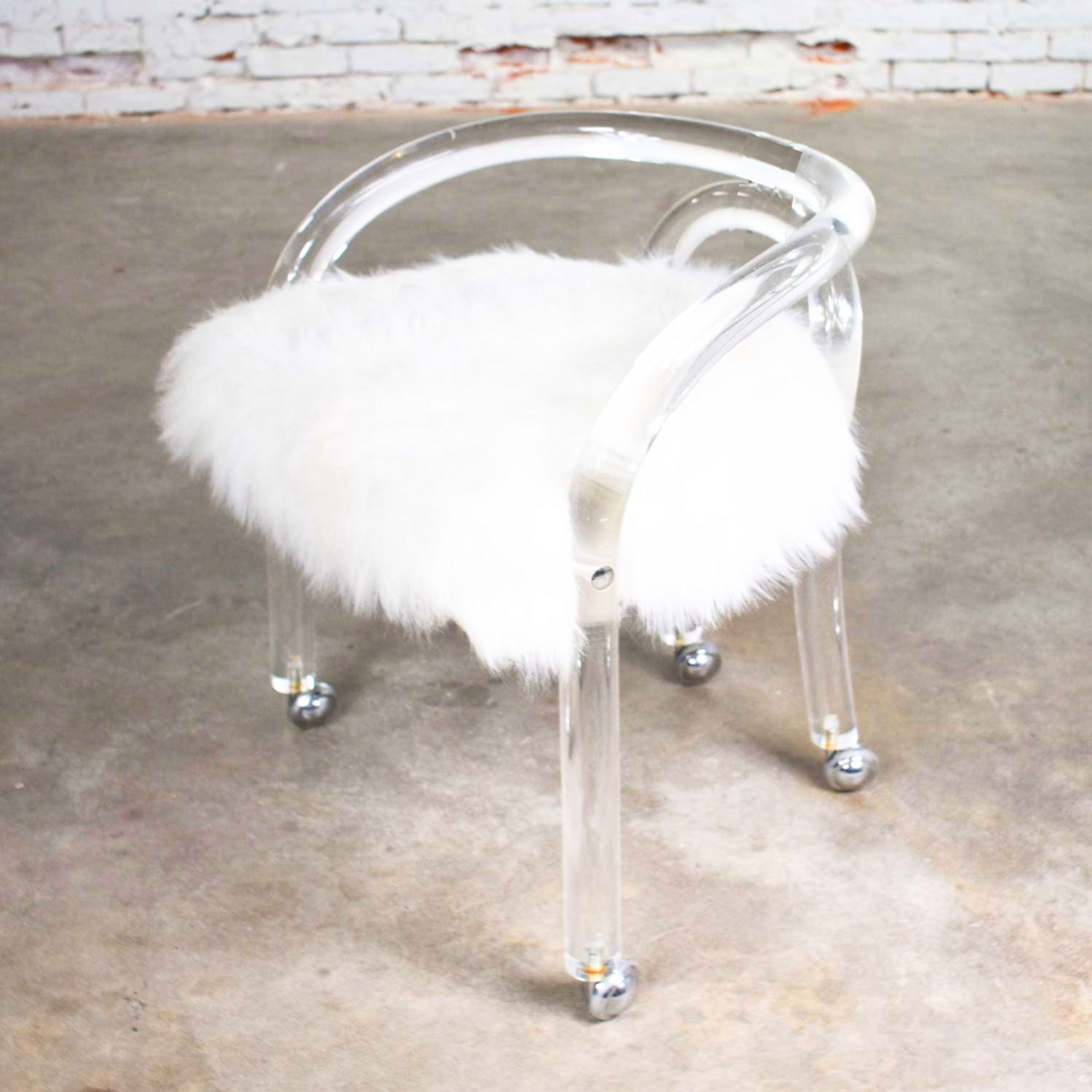 Faux Fur Vanity Chair on Wheels 