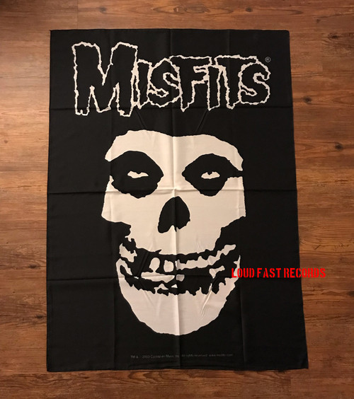 MISFITS - CRIMSON GHOST FLAG BANNER TAPESTRY FABRIC POSTER MISFITS - CRIMSON GHOST FLAG BANNER TAPESTRY FABRIC POSTER
