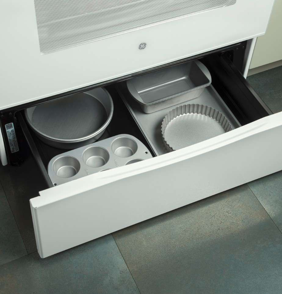 JB645DKWW GE 30" Freestanding Electric Range with Ceramic Glass Cooktop