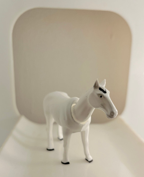 Breba Horse white Wackelfiguren studio brillantine toronto canada