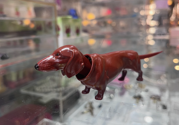 Breba Dachshund [Sausage Dog] Nodder brown / Wackelfiguren studio brillantine toronto canada 2