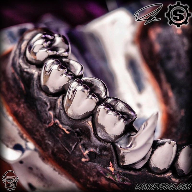 Sabertooth Bead Ryk Maverick スカル Ryk Maverick Custom & Hand Painted Mikoto Gear Shift Knob
