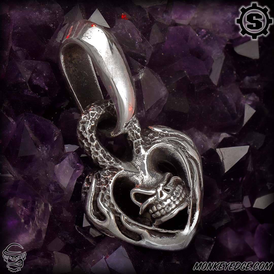 Monkey Edge - Starlingear Pendant: Flame Heart w/Slickster