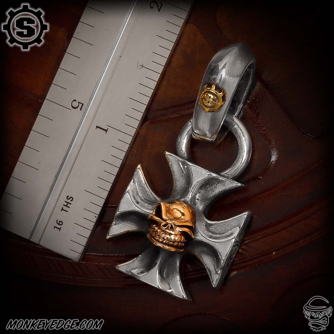 Monkey Edge - Starlingear Pendant: Maltese Cross w/Slickster