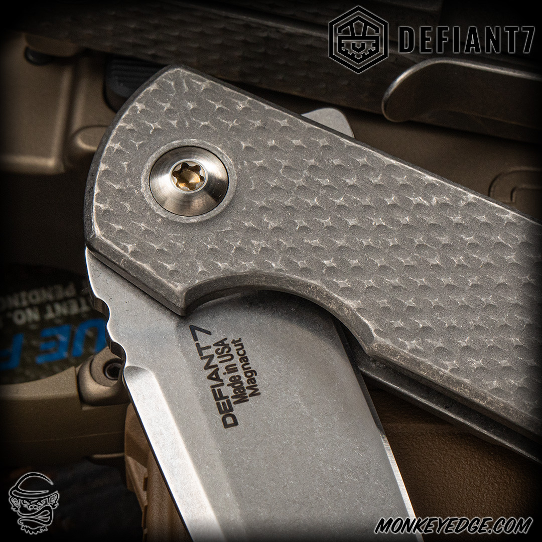 Monkey Edge - Defiant 7 Folder: Servo - Stonewashed/Two Tone
