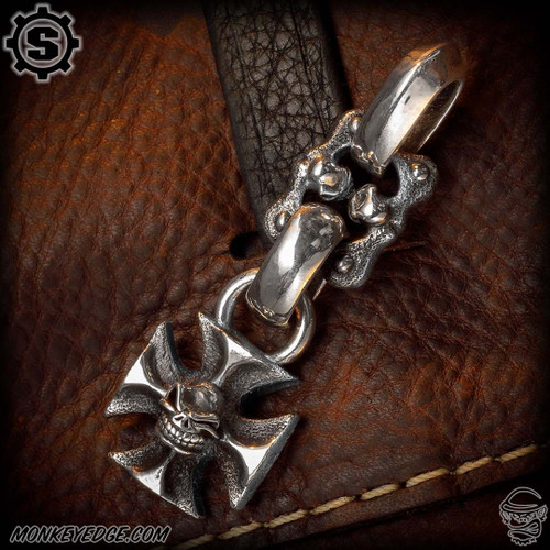Starlingear Pendant: Slickster Maltese Cross w/Face Off Link - Silver Textured