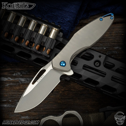 Koenig Knives: Mini Arius - Two Tone/Blasted Plexa w/Blue Hardware