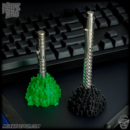Knife Bro Obelisk Pen Holder: Voxel
