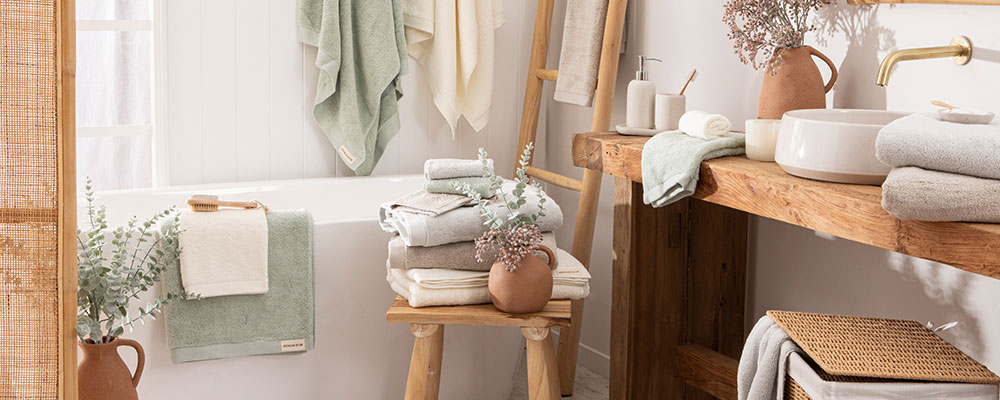 https://cdn11.bigcommerce.com/s-advmlu3el/product_images/uploaded_images/bath-towels-cotton-header1.jpg