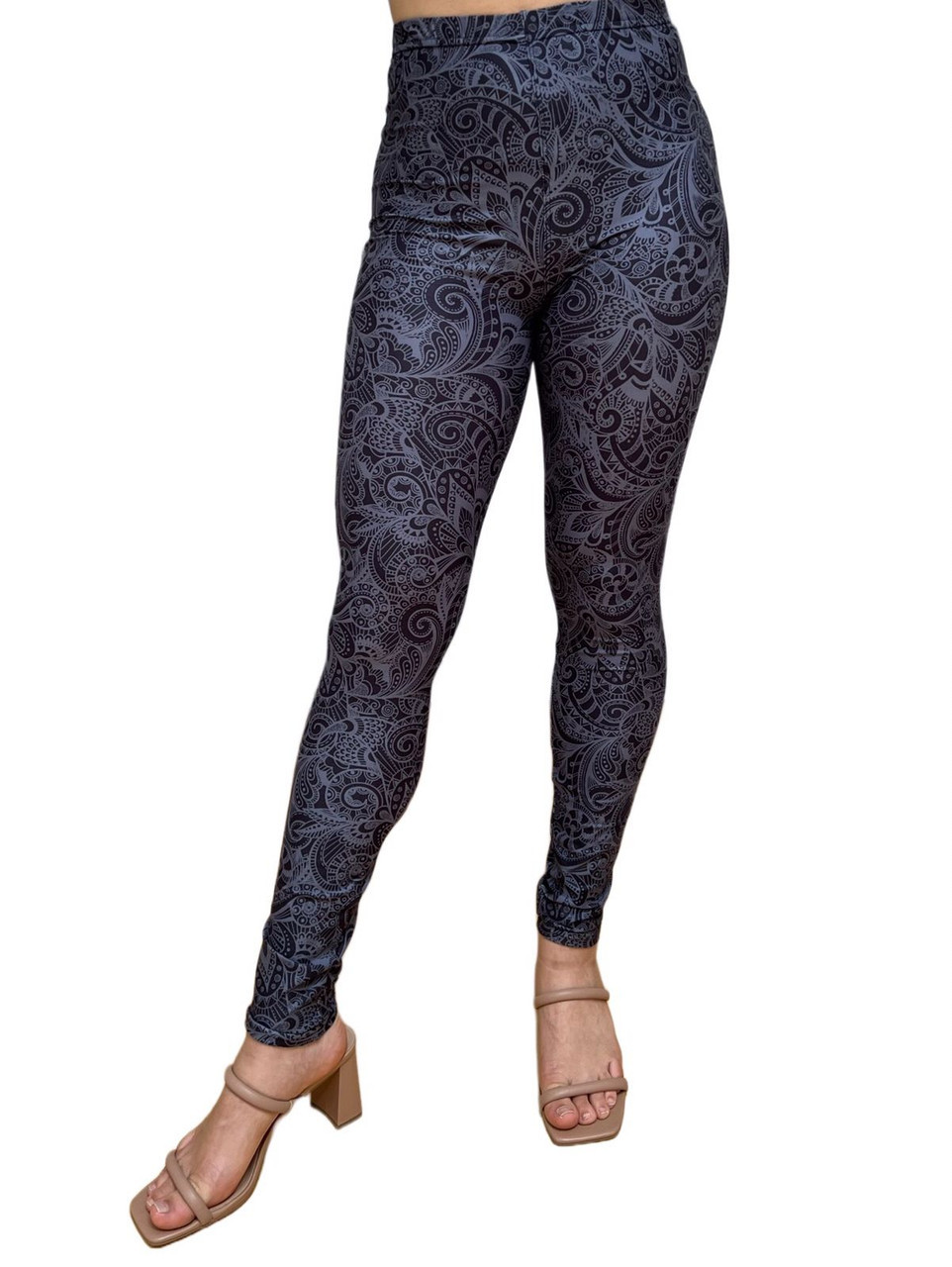 Irresistible Black Paisley Leaf Leggings