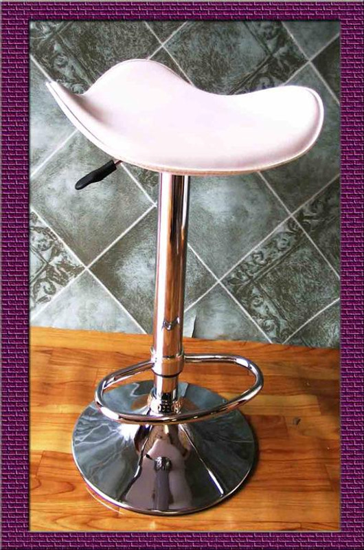 White saddle barstools