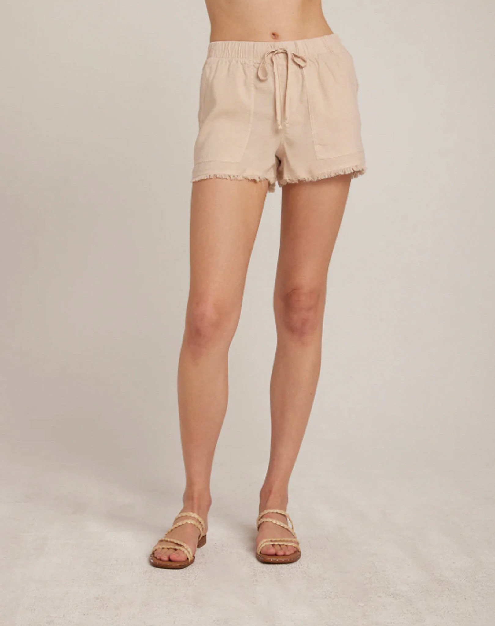 Bella Dahl Frayed Hem Pocket Short Soft Tan