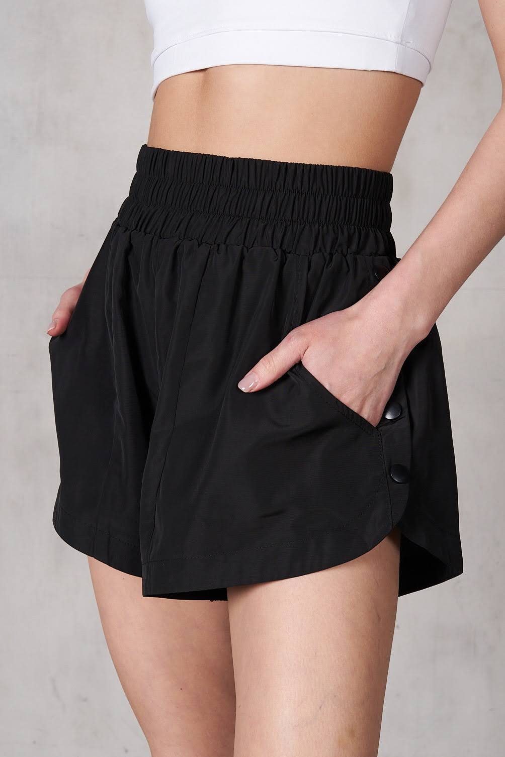 BIBIY 新品未使用　MEGAN LAME SHORTS CHAMPION (W) GREY MESH SHORT - middstore