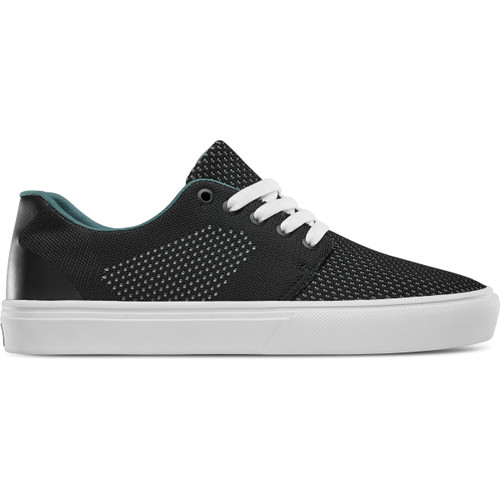 etnies stratus