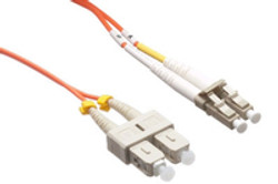 LCSCMD5O-12M-AX Axiom lcscmd5o-12m-ax câble de fibre optique 2x lc 2x sc ofnr om2 orange