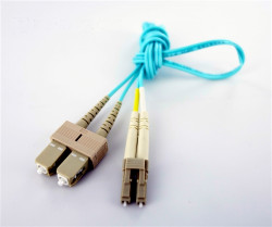 LCSCB4PAP100-AX Axiom lc/sc mm duplex om4, 100m câble de fibre optique turquoise