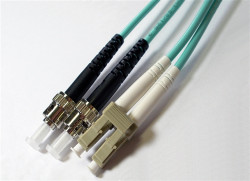 LCSTOM4MD3M-AX Axiom 3m lc/st câble de fibre optique om4 turquoise