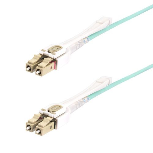 StarTech.com Câble Fibre Optique Multimode LC à LC (UPC) OM4 de 8m avec Languettes Push-Pull, 50/125µm, Réseaux 100G, Insensible à la Courbure, Faible Perte d'Insertion, Cordon de Raccordement Fibre LSZH - 450FBLCLC8PP