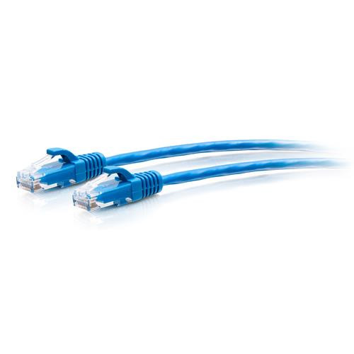 C2G Câble de raccordement Ethernet fin Cat6a non blindé (UTP) avec protection anti-accrochage de 0,3 m - Bleu - 30125