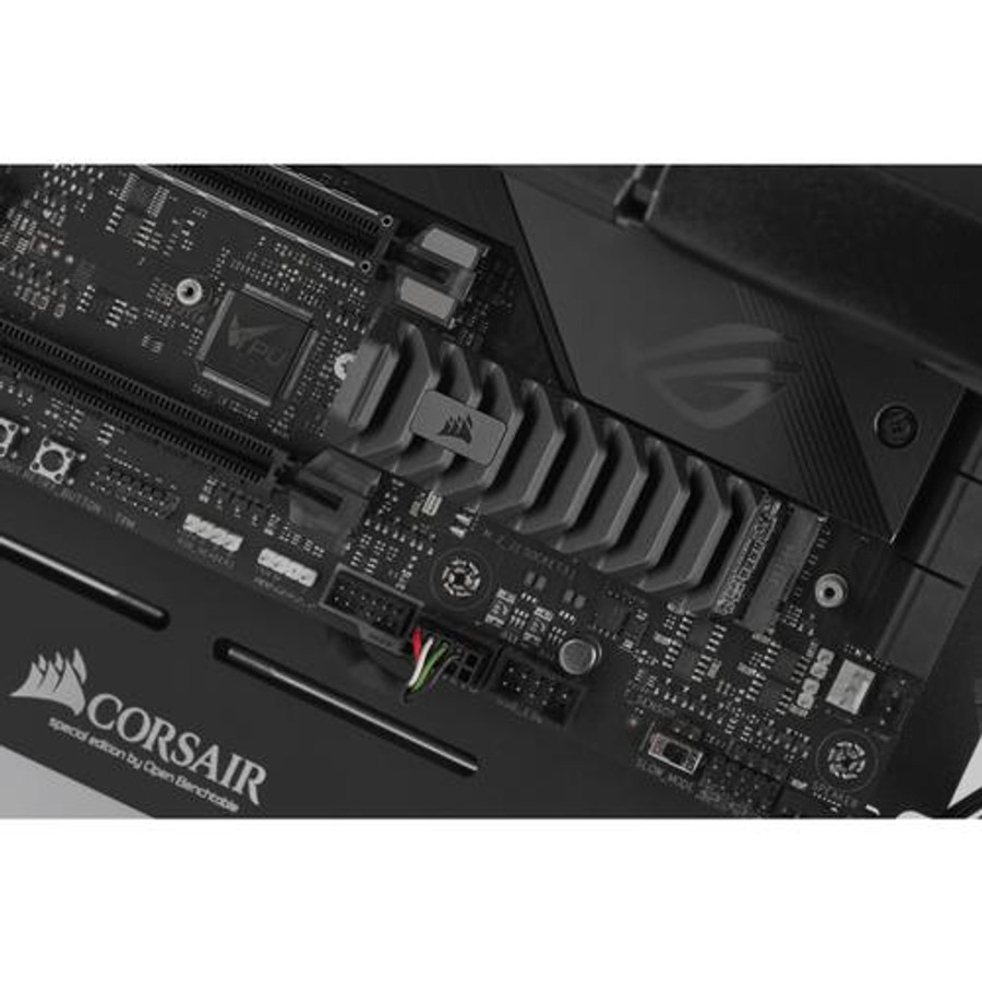 Corsair MP600 PRO XT 1 To M.2 PCI Express 4.0 NVMe 3D TLC NAND - CSSD-F1000GBMP600PXT Corsair MP600 PRO XT 1 To M.2 PCI Express 4.0 NVMe 3D TLC NAND - CSSD-F1000GBMP600PXT