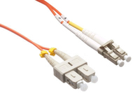 LCSCMD5O-05M-AX Axiom lcscmd5o-05m-ax câble de fibre optique 0,5 m 2x lc 2x sc ofnr om2 orange