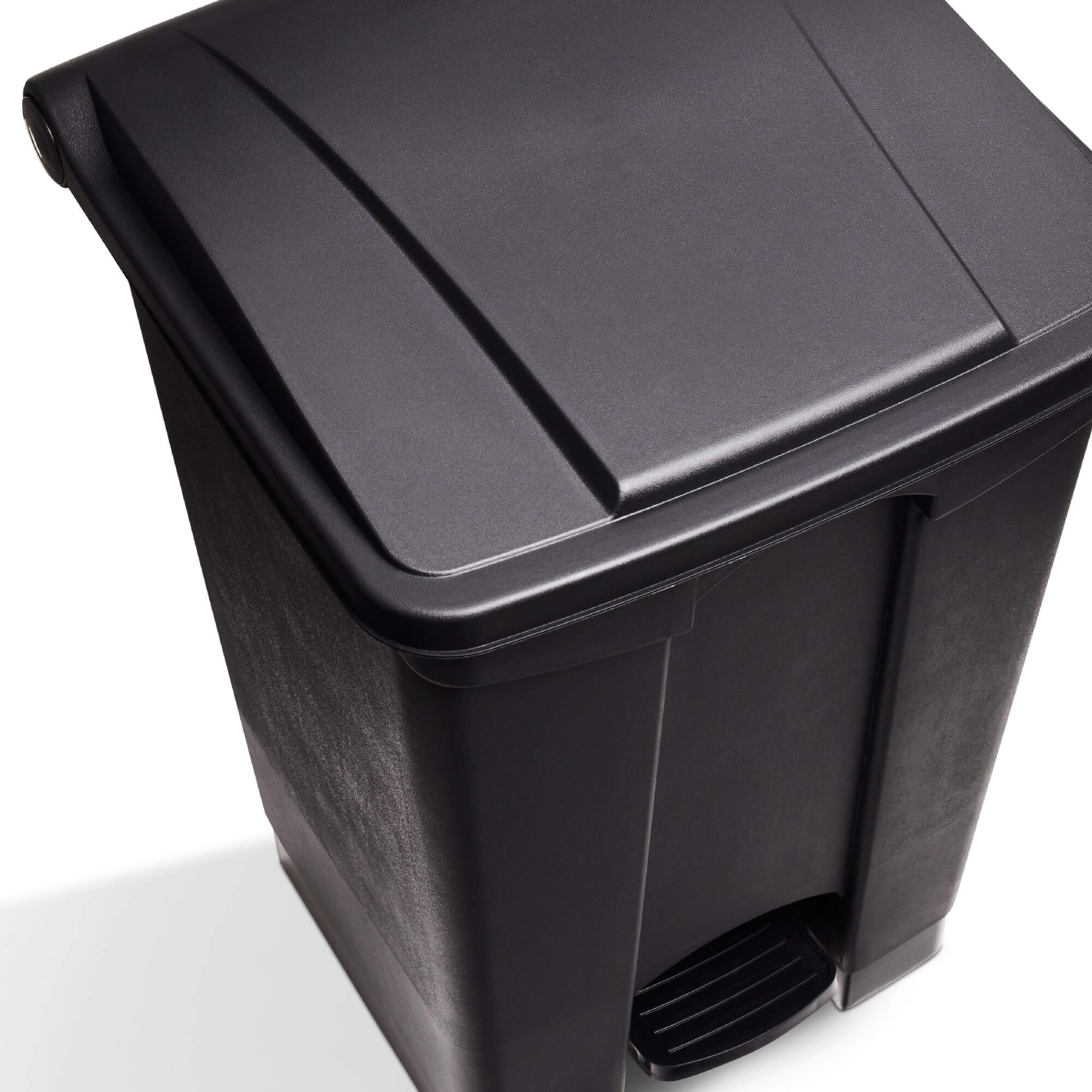 Touchless Plastic Step-On Trash Can Black[#000000] SKU SMS-12-V37-9925BL