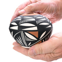 Hand Made Native American Acoma Pottery 49012