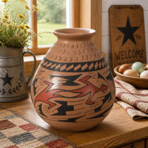 Hand Poked Lizard Motif Mata Ortiz Pottery 49240