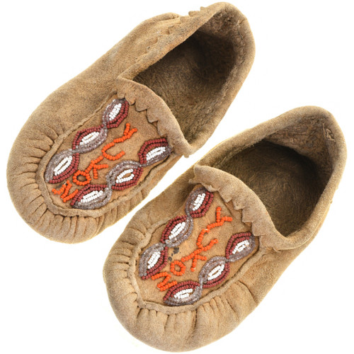 Vintage Yukon Territory Native American Leather Moccasins 31505