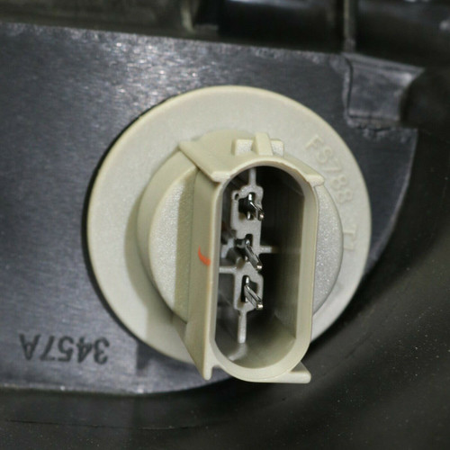 For 2015 2016 2017 2018 2019 Nissan Versa Headlight Assembly With Bulb Passenger (certified / replacement)