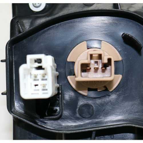 For 2015-2019 Toyota Sienna Outer Tail Light Assembly With Bulb Driver Side (certified / replacement)