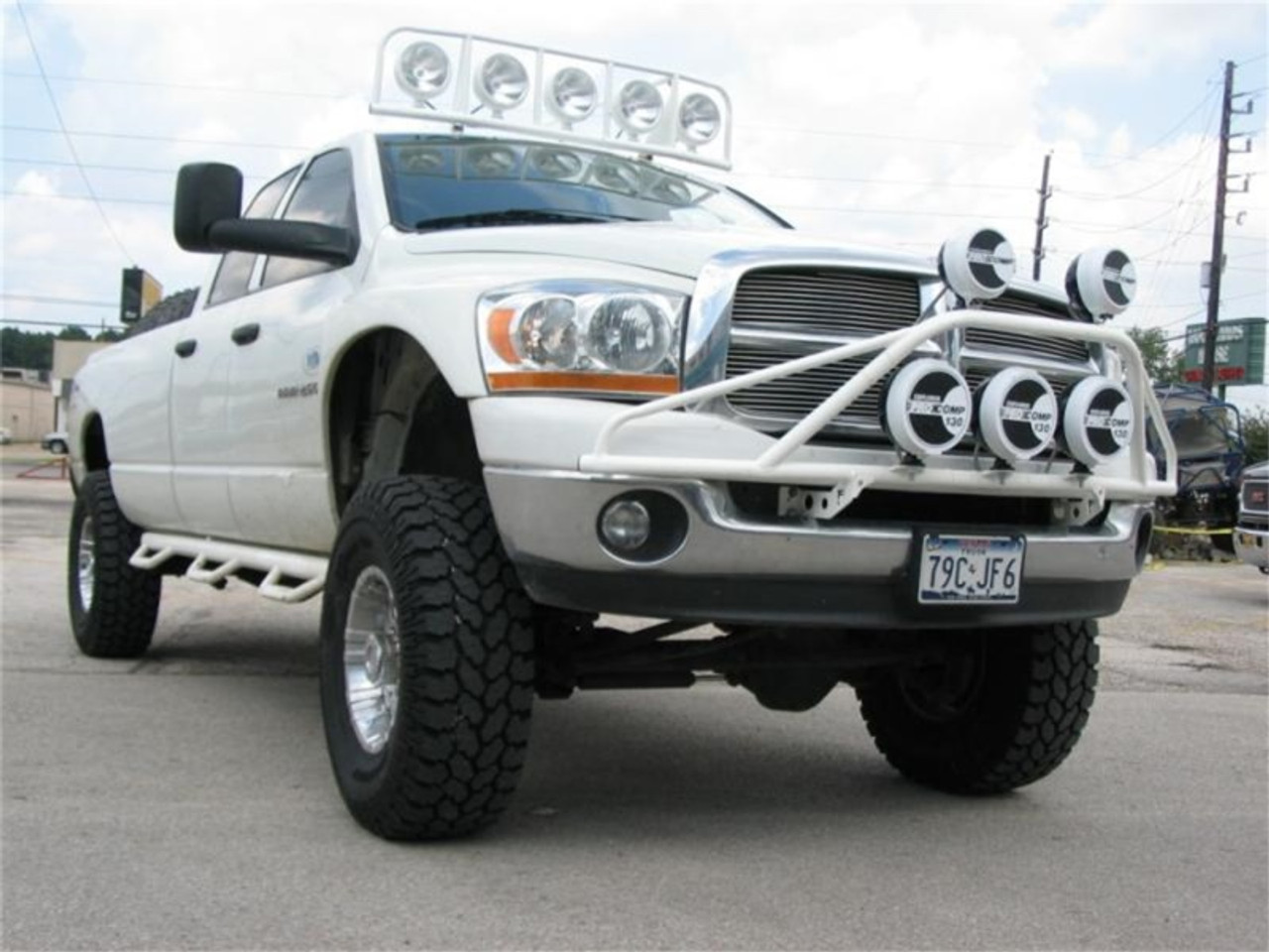 N-Fab Nerf Step 02-08 Dodge Ram 1500/2500/3500 Quad Cab 8ft Bed - Gloss  Black - Bed Access - 3in