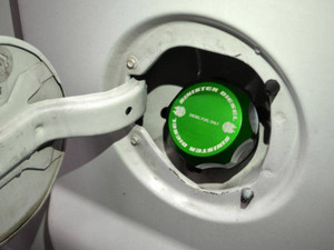 Sinister Diesel 99-07 Ford Powerstroke 6.0L/7.3L / 12-17 GM Duramax 6.6L Diesel Fuel Cap - Green