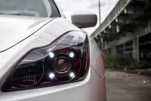 Panamera 1.0 (White/Amber LED Switchback) Panamera 1.0 (White/Amber LED Switchback)