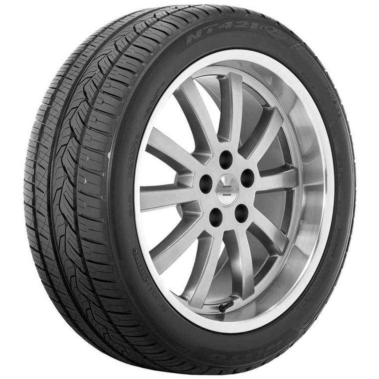 Nitto (235/60R18XL 107W NIT NT421Q)