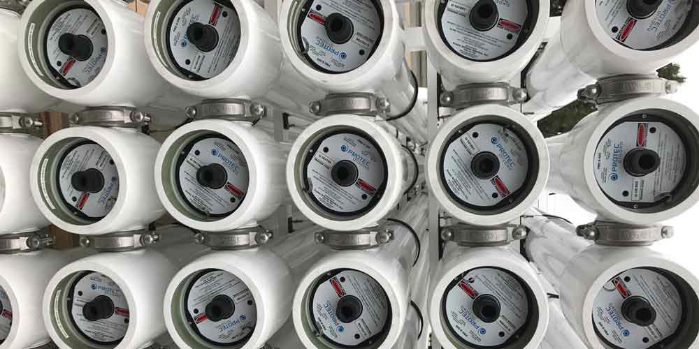 Boîtiers à membranes porées latérales Protec 4"