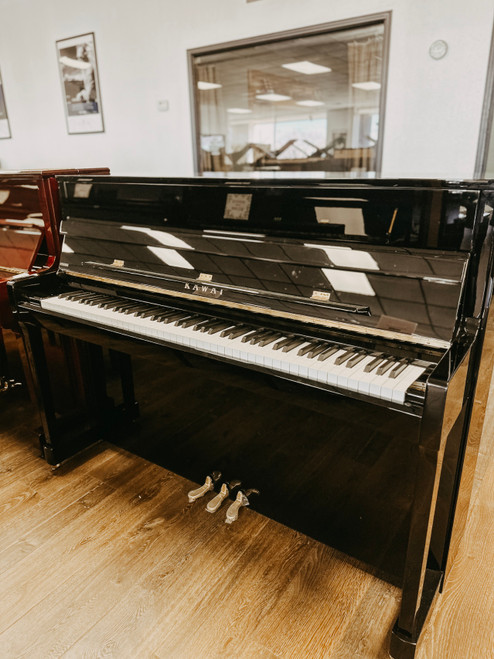 Pre-Owned Kawai K-200 Upright Piano | Ebony Polish