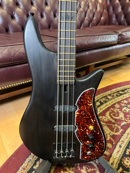 Felton Black King Electric Bass Guitar