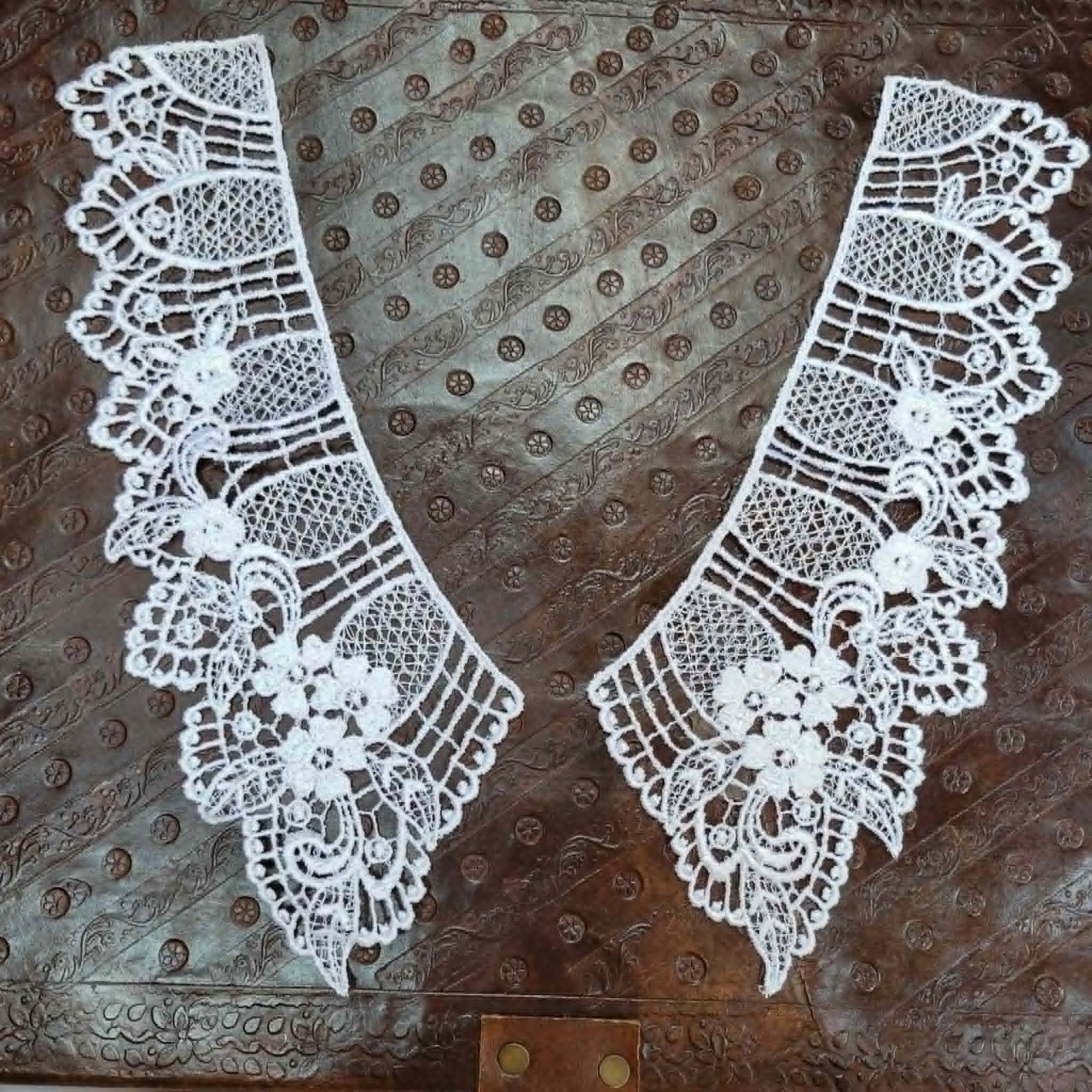 Venice Lace Collar Appliques - Left & Right Pair White