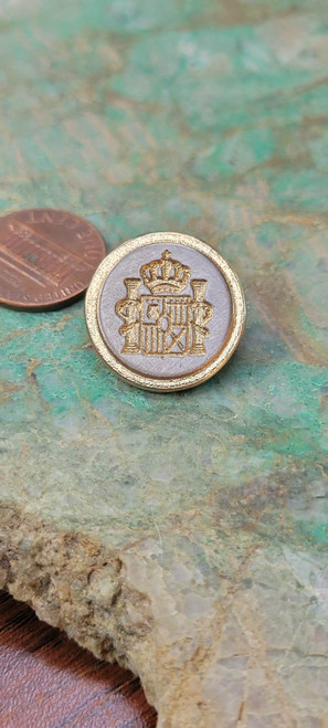 Dill Knopf Crown & Crest  2 tone Metal 20mm Shank Button Per Piece