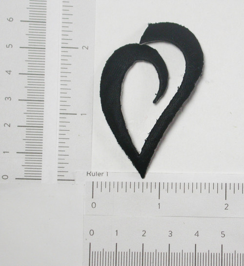 Open Heart Scroll Black